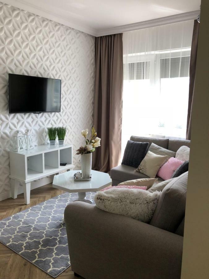 Family & Business Elegant Apartments Ul Warszawska - 2 Bedroom, Balcony, Parking Kielce Eksteriør billede