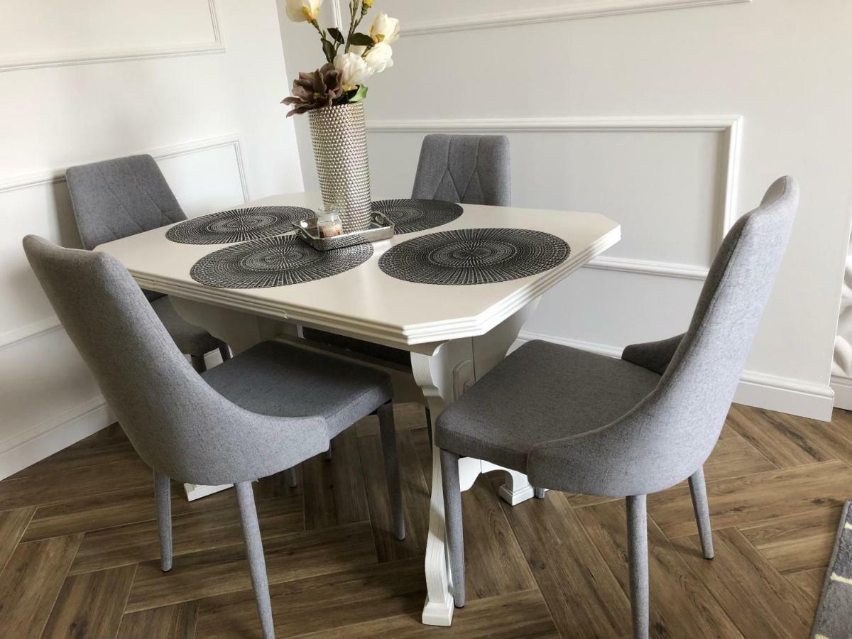Family & Business Elegant Apartments Ul Warszawska - 2 Bedroom, Balcony, Parking Kielce Eksteriør billede