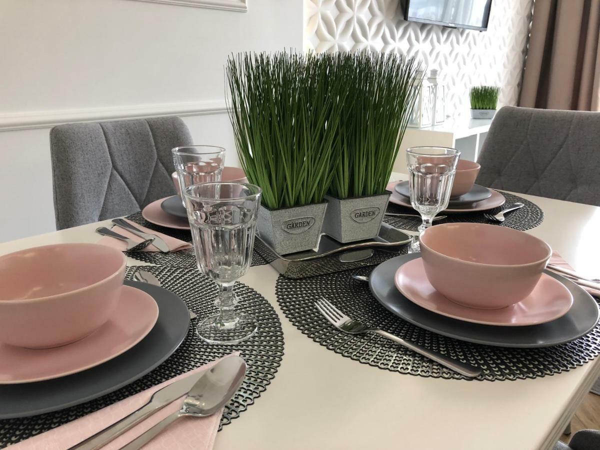Family & Business Elegant Apartments Ul Warszawska - 2 Bedroom, Balcony, Parking Kielce Eksteriør billede