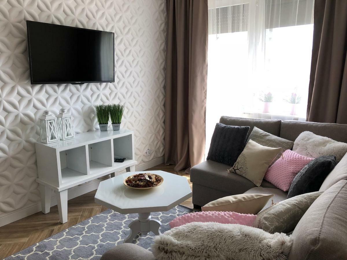 Family & Business Elegant Apartments Ul Warszawska - 2 Bedroom, Balcony, Parking Kielce Eksteriør billede